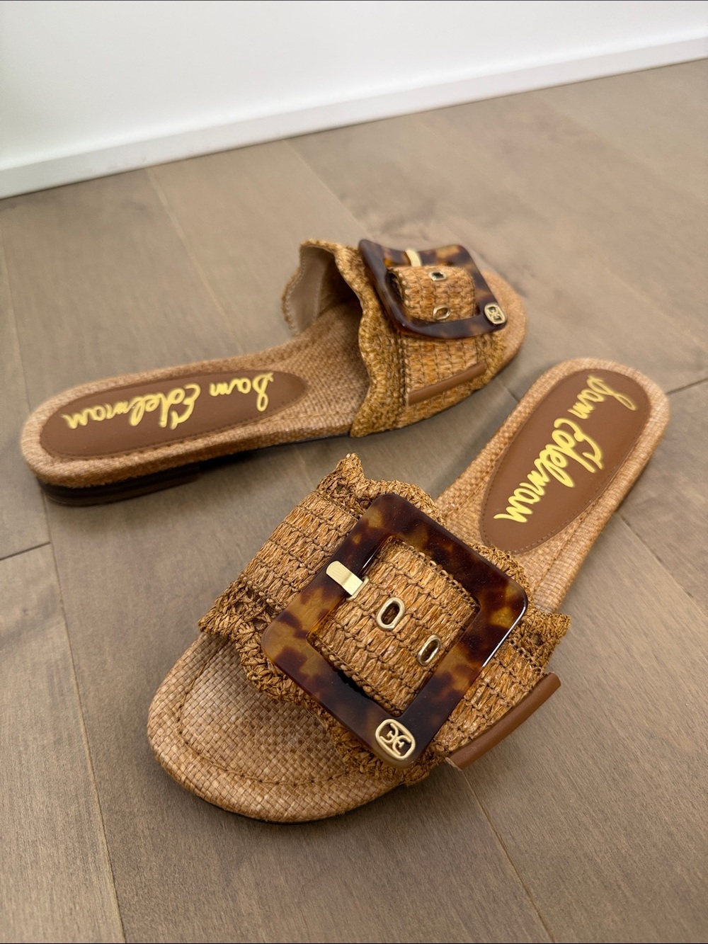 BN Sam Edelman Tan Raffia Slide Sandals with Tortoiseshell Buckle
